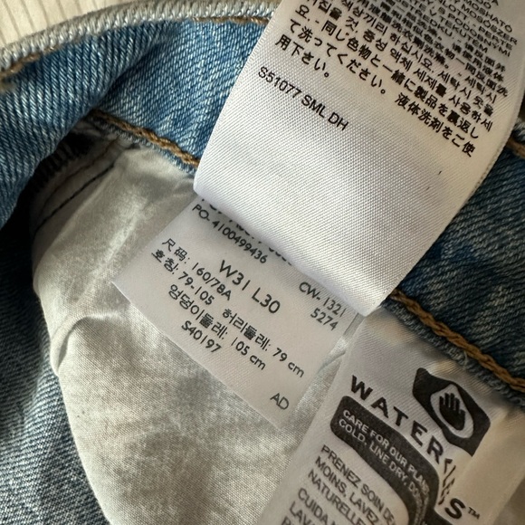 Levi’s Flare Jean - Picture 6 of 11